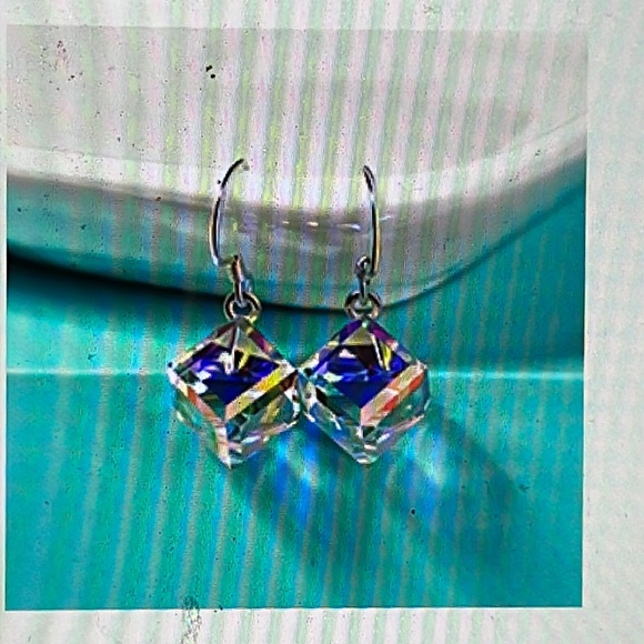 🆕Blue Swarovski Crystal Earrings by Cat Eye Jewels - Picture 16 of 16